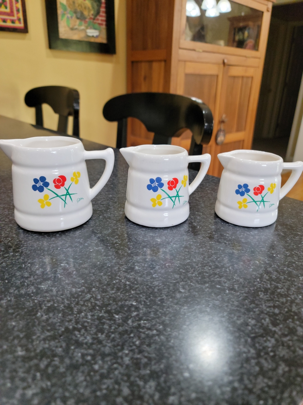 Vintage Saltera Floral Ceramic Nesting Measuring Pitchers Cups 3 Primary Colors